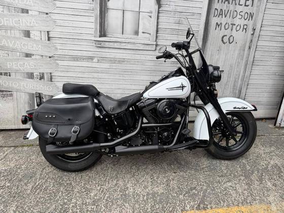 HARLEY-DAVIDSON SOFTAIL HERITAGE CLASSIC HARLEY-DAVIDSON SOFTAIL HERITAGE CLASSIC